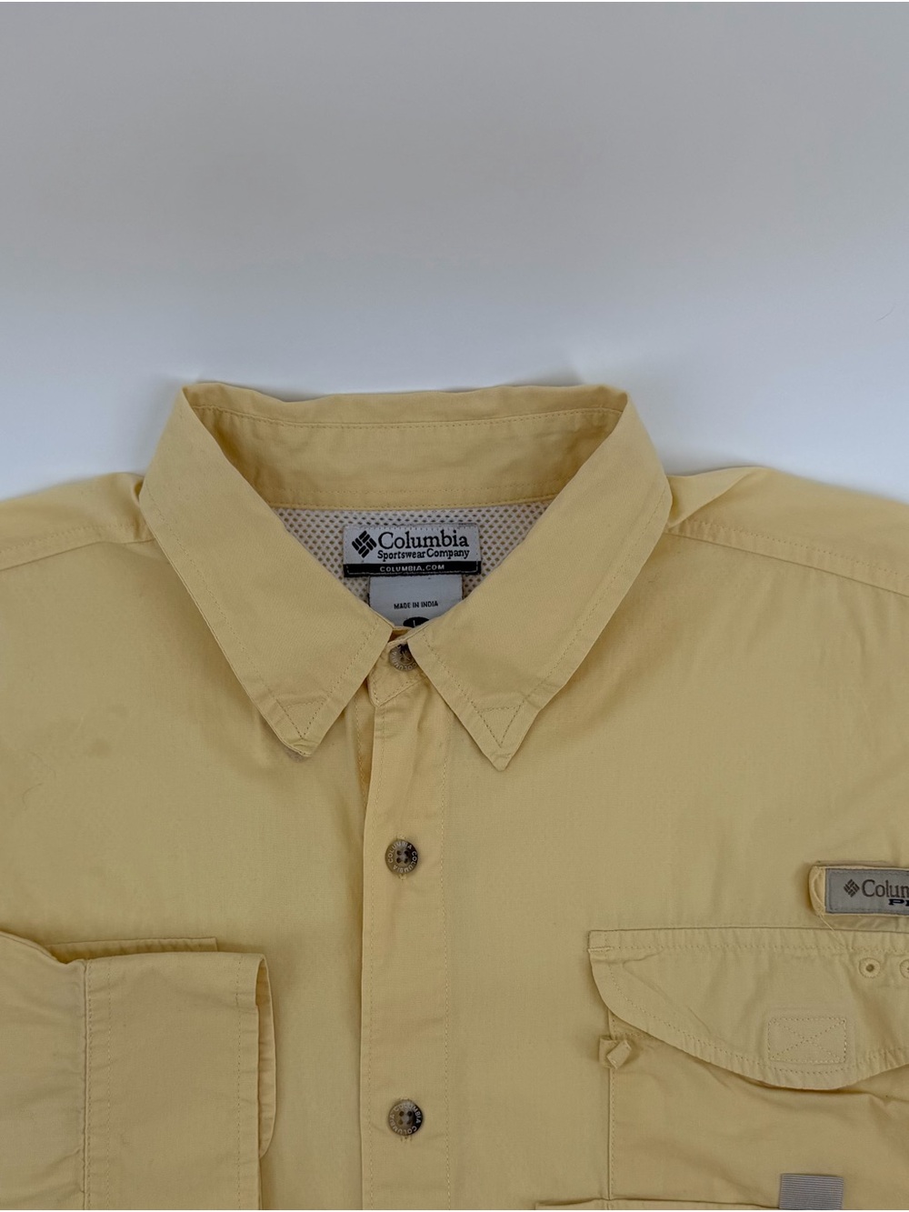 Columbia Men’s Short-Sleeve Button-Down Shirt in Pale Yellow